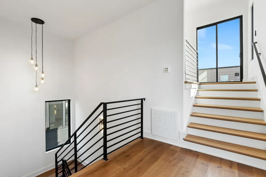 996 Douglas Avenue Nashville TN 37206