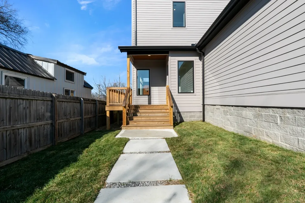 996 Douglas Avenue Nashville TN 37206
