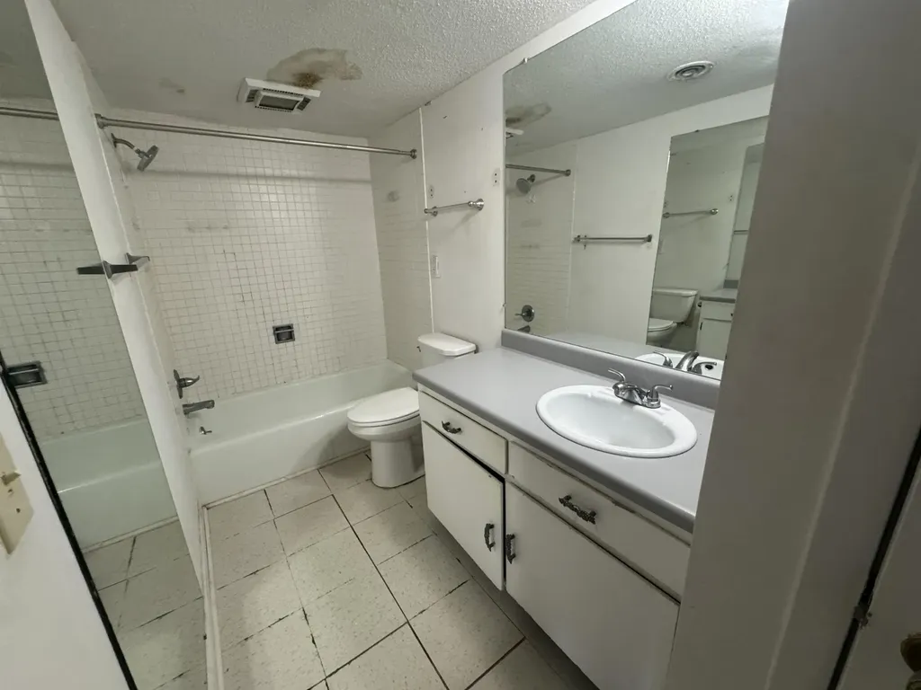 1855 W Poplar Woods Circle Germantown TN 38138
