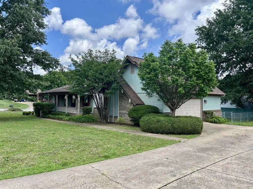 131 Roma Street Martin TN 38237