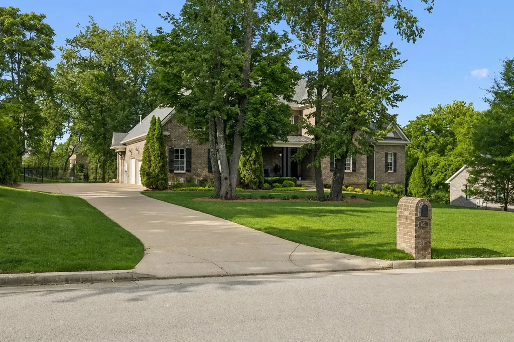 8231 Glover Drive Brentwood TN 37027