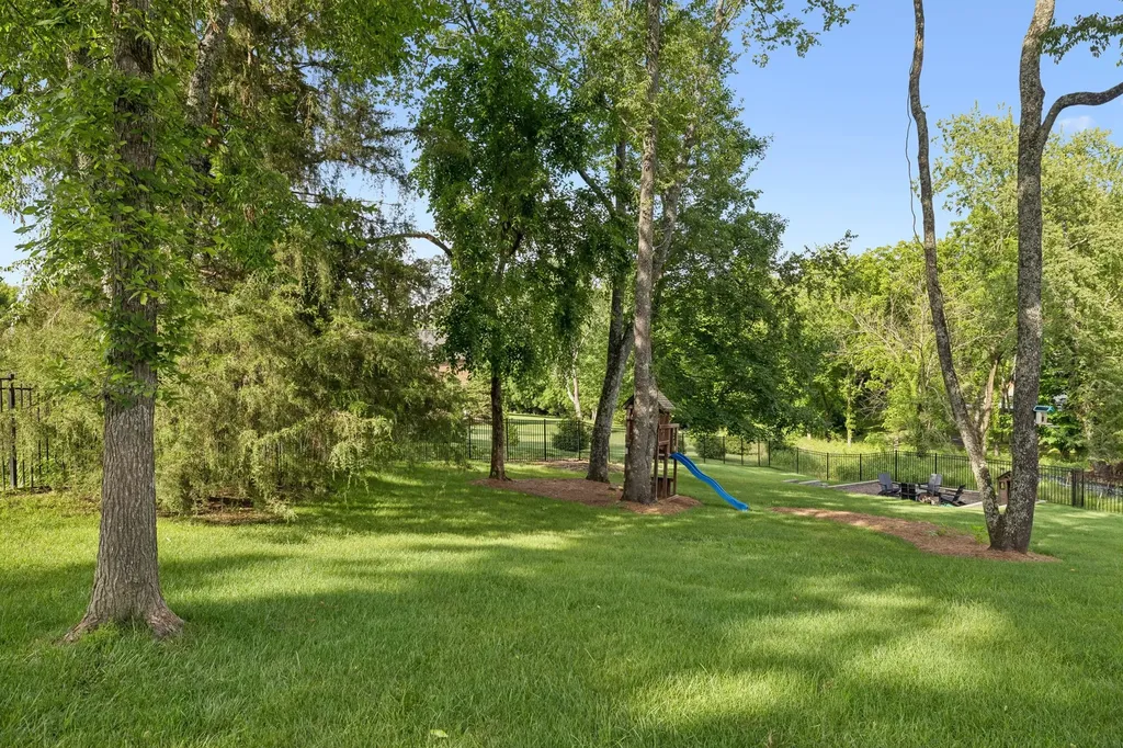 8231 Glover Drive Brentwood TN 37027