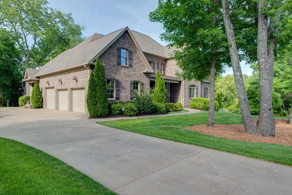 8231 Glover Drive Brentwood TN 37027