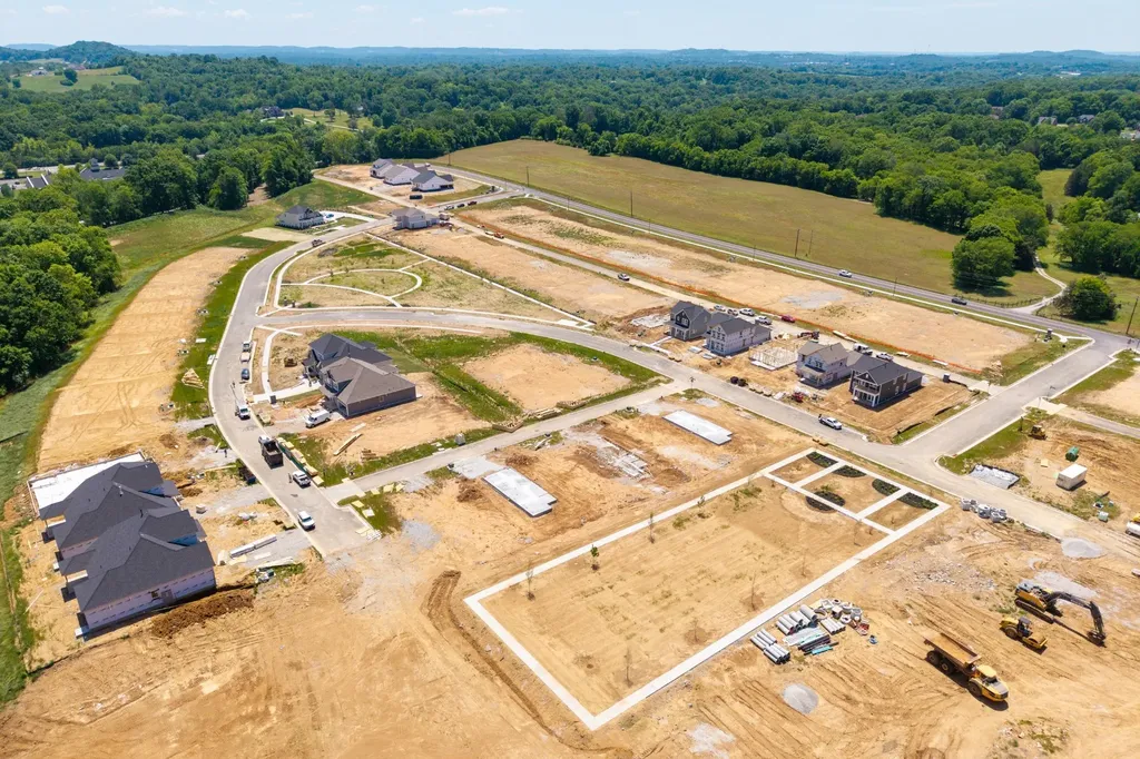 840 Drivers Circle Columbia TN 38401