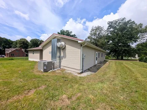 1168 W Green Hill Road Mc Minnville TN 37110