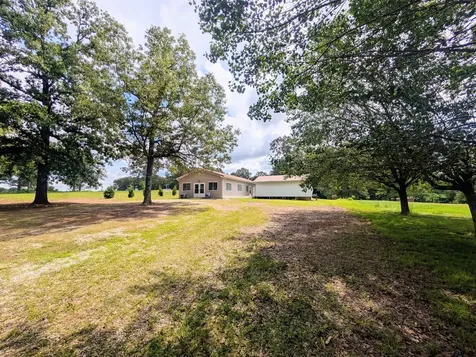 1168 W Green Hill Road Mc Minnville TN 37110