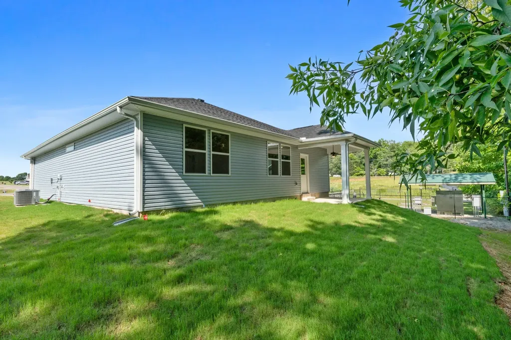 28 Aurora Circle Fayetteville TN 37334