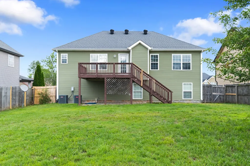2216 Trophy Trace Clarksville TN 37040