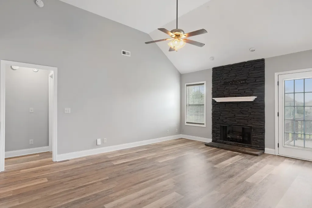 2216 Trophy Trace Clarksville TN 37040