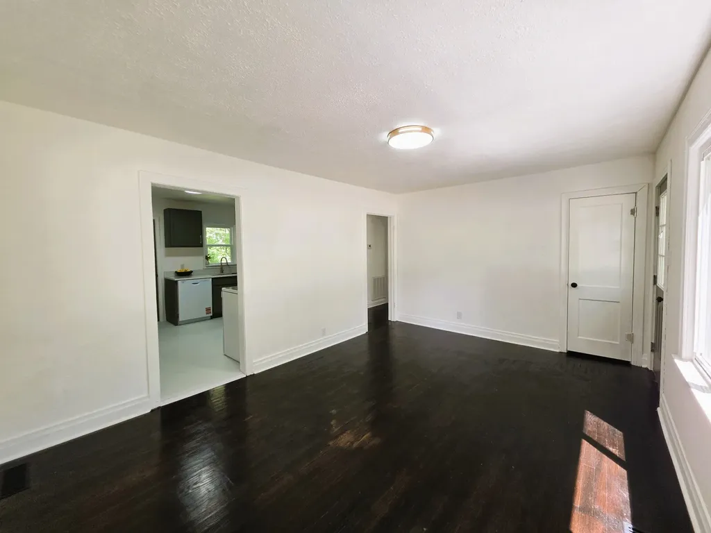 121 Turnpike Avenue Camden TN 38320