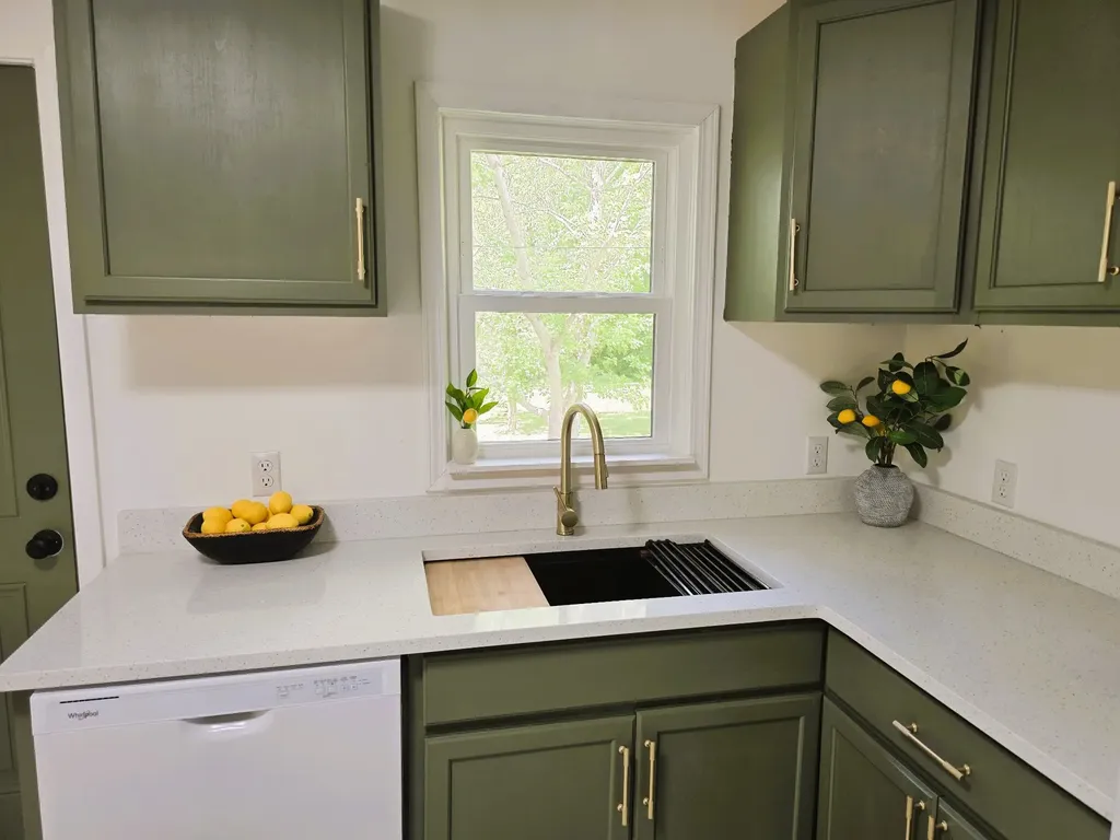 121 Turnpike Avenue Camden TN 38320