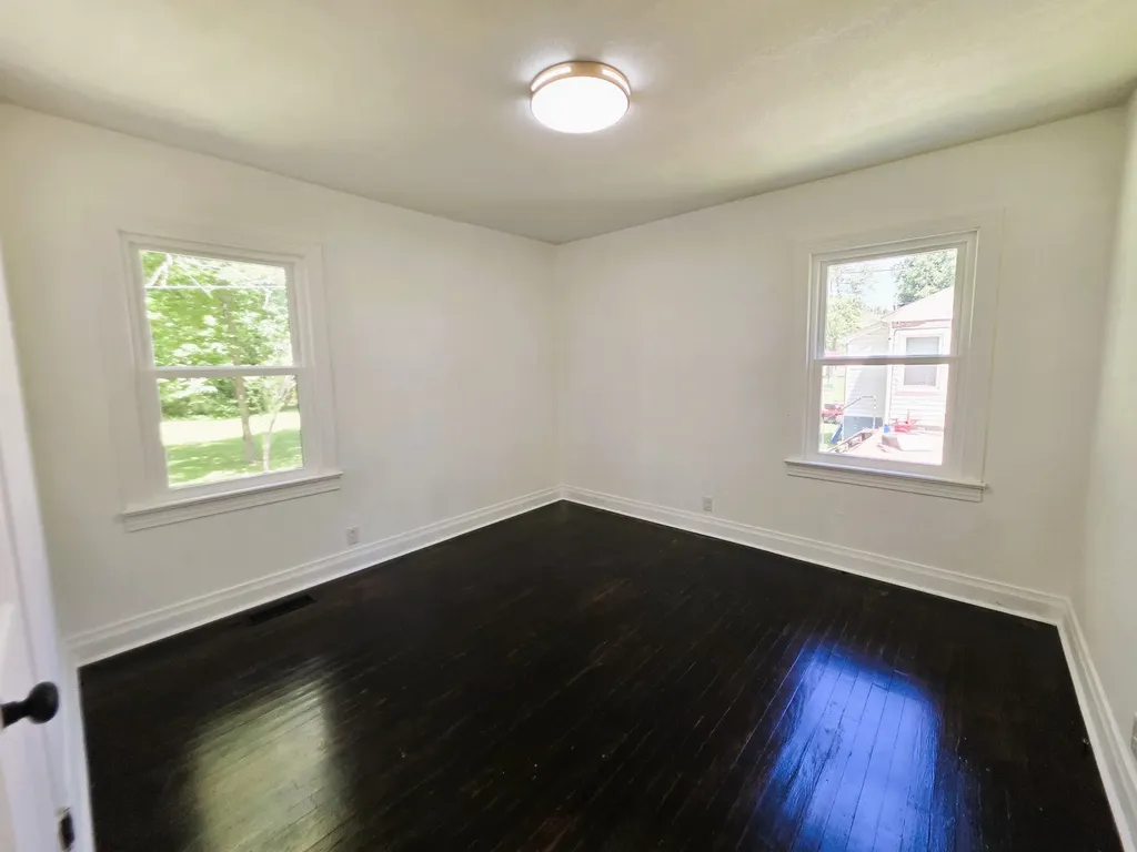 121 Turnpike Avenue Camden TN 38320