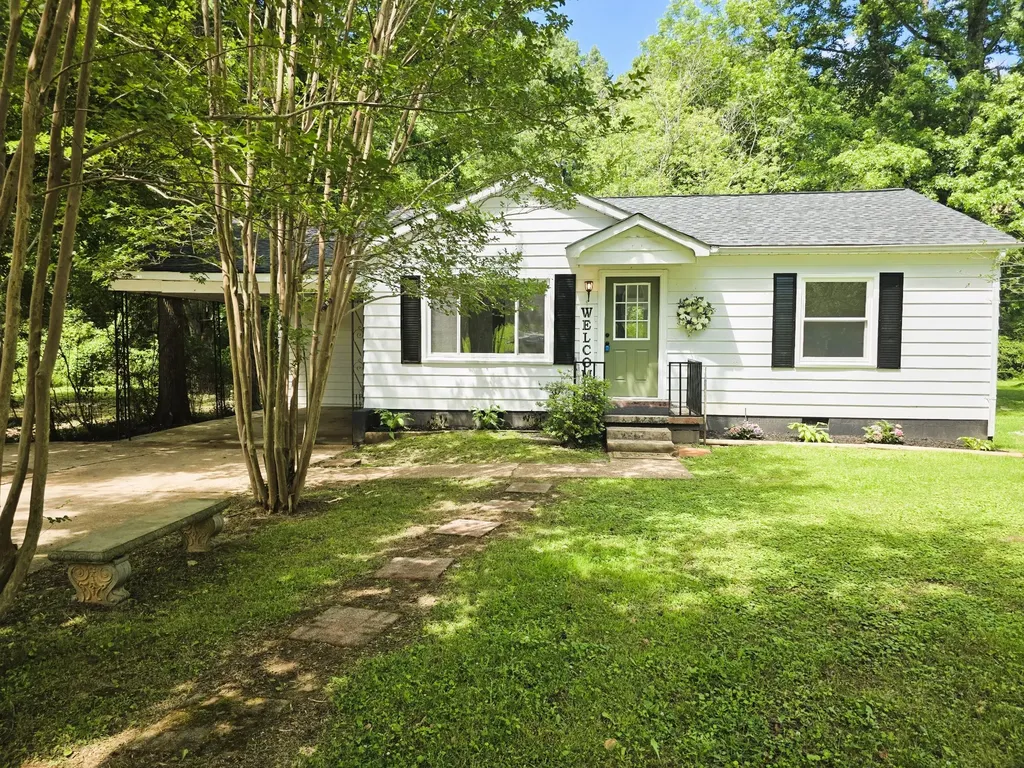 121 Turnpike Avenue Camden TN 38320