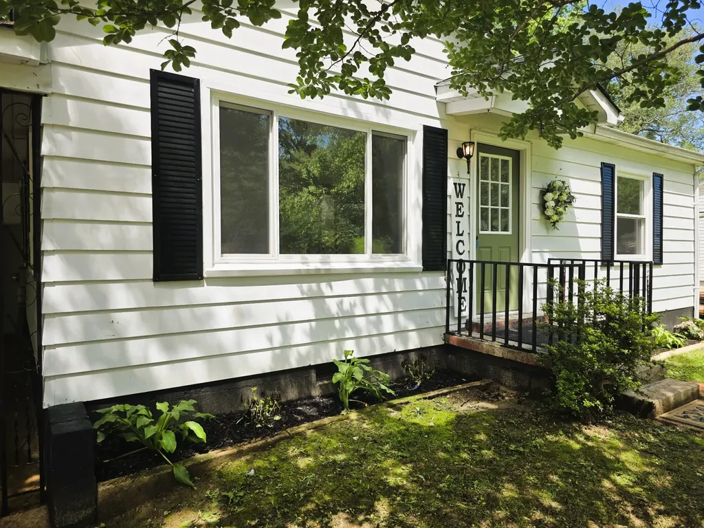 121 Turnpike Avenue Camden TN 38320