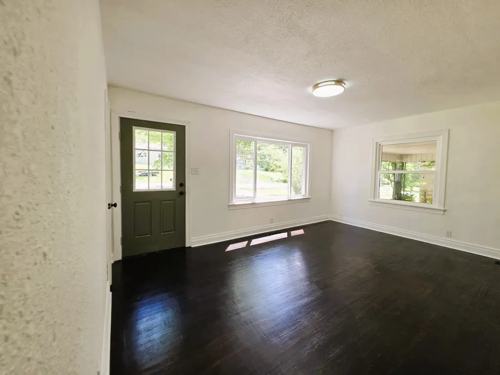 121 Turnpike Avenue Camden TN 38320