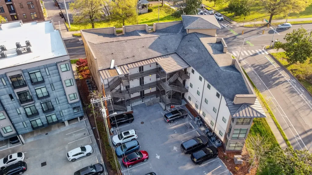 1700 Belcourt Avenue Nashville TN 37212