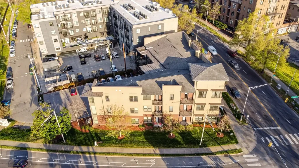 1700 Belcourt Avenue Nashville TN 37212
