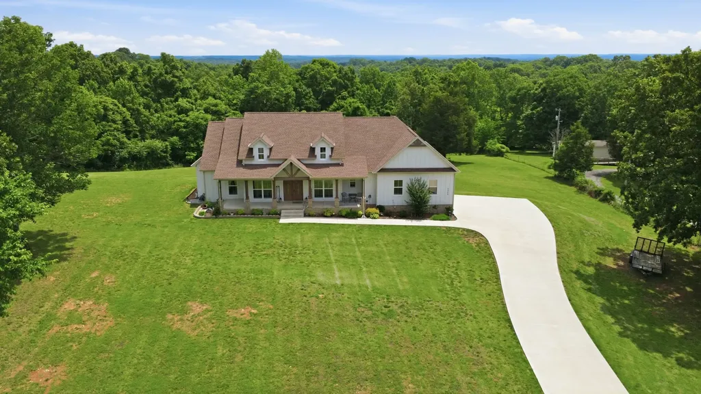 4455 Lylewood Road Indian Mound TN 37079