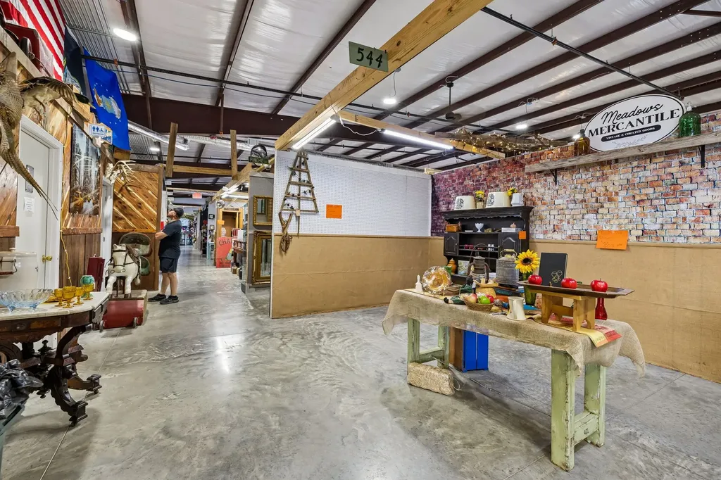 4070 Old Highway 431 Greenbrier TN 37073