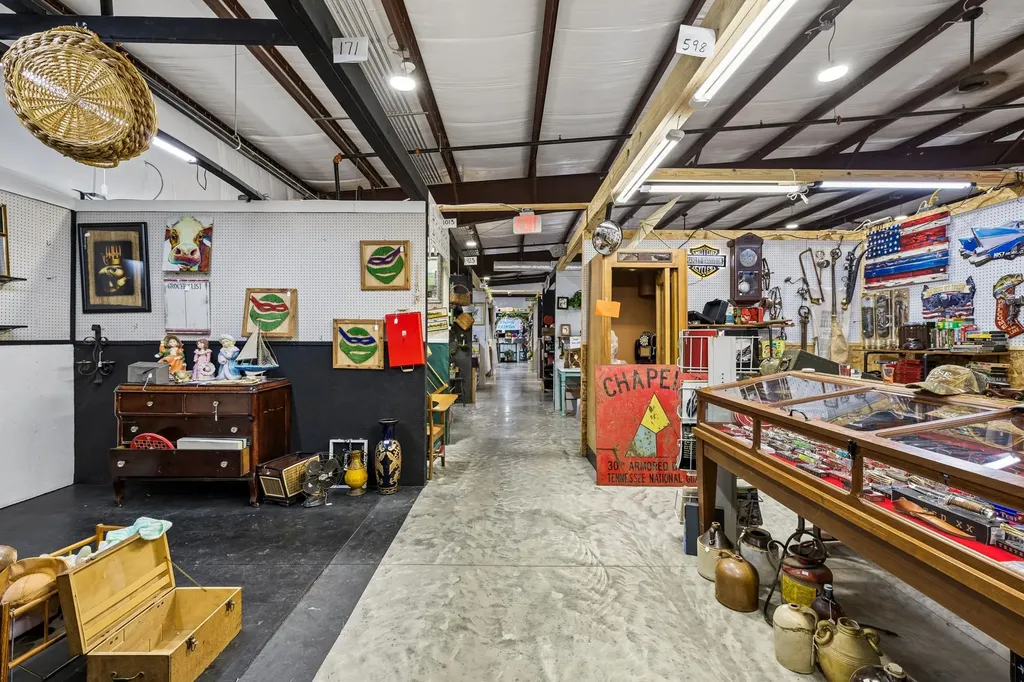 4070 Old Highway 431 Greenbrier TN 37073