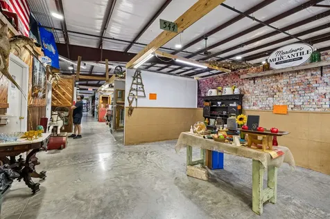 4070 Old Highway 431 Greenbrier TN 37073