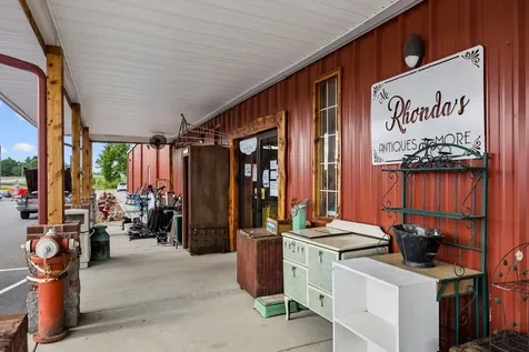 4070 Old Highway 431 Greenbrier TN 37073