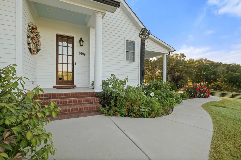 1421 Lawrence Lane Springfield TN 37172