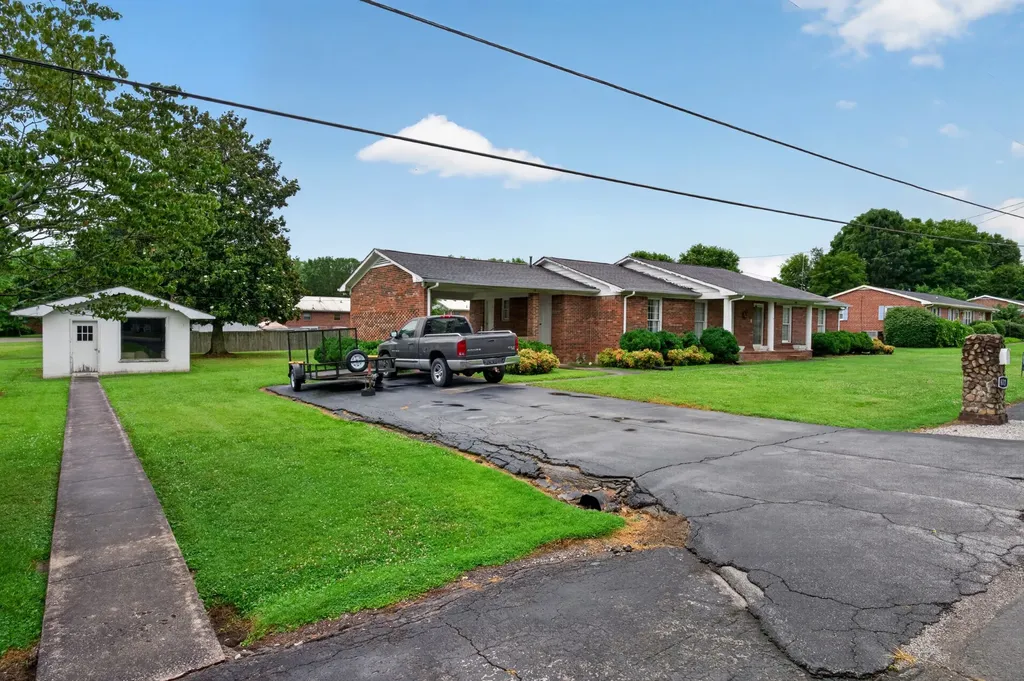 615 Cill Street Smithville TN 37166