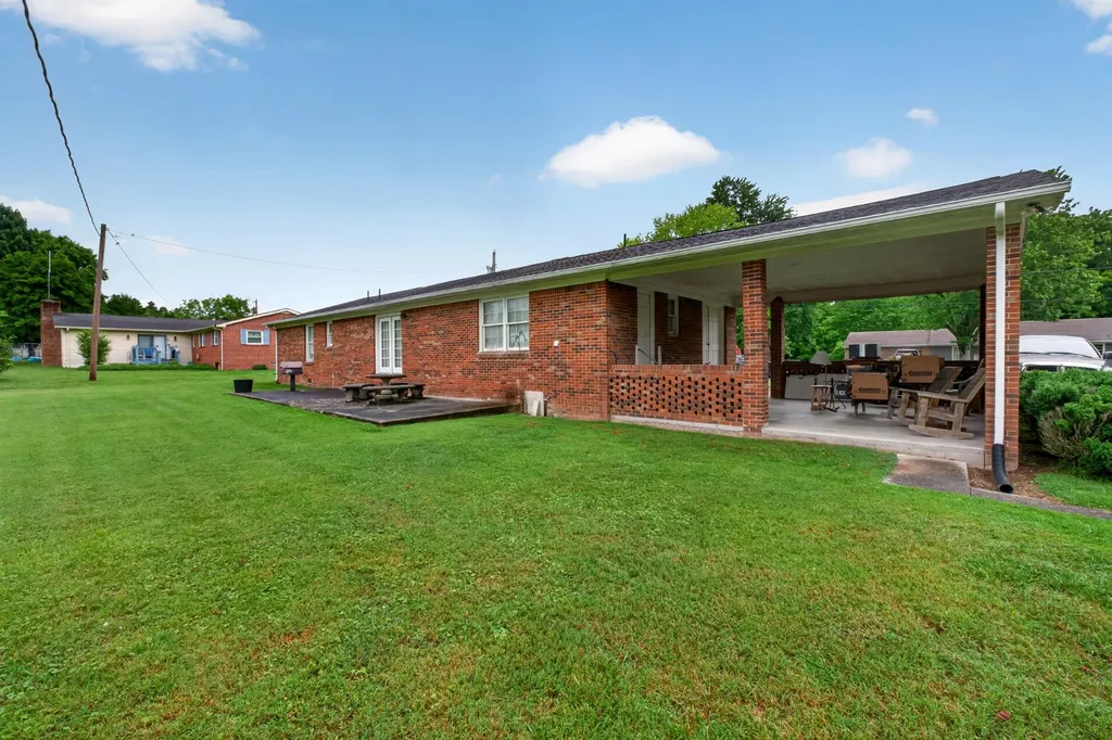 615 Cill Street Smithville TN 37166