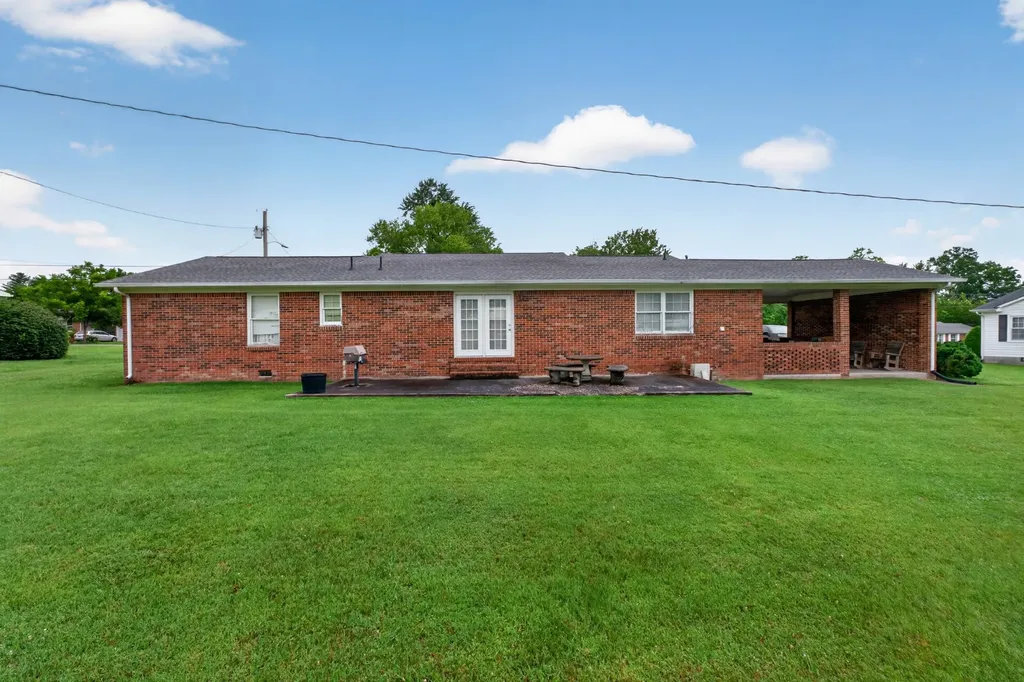 615 Cill Street Smithville TN 37166