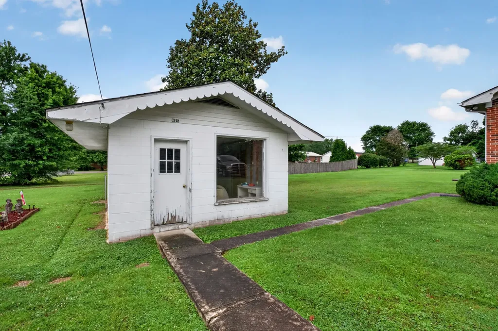 615 Cill Street Smithville TN 37166