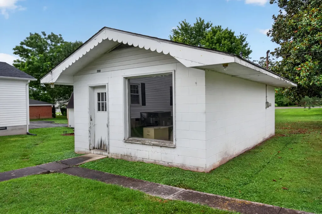 615 Cill Street Smithville TN 37166