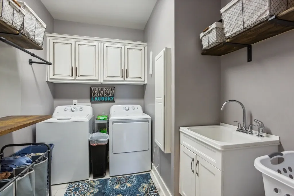 215 George Akins Road Westmoreland TN 37186