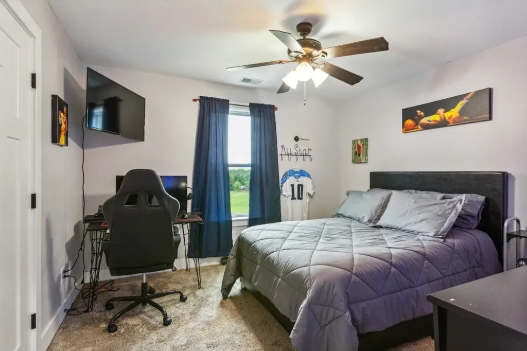 215 George Akins Road Westmoreland TN 37186
