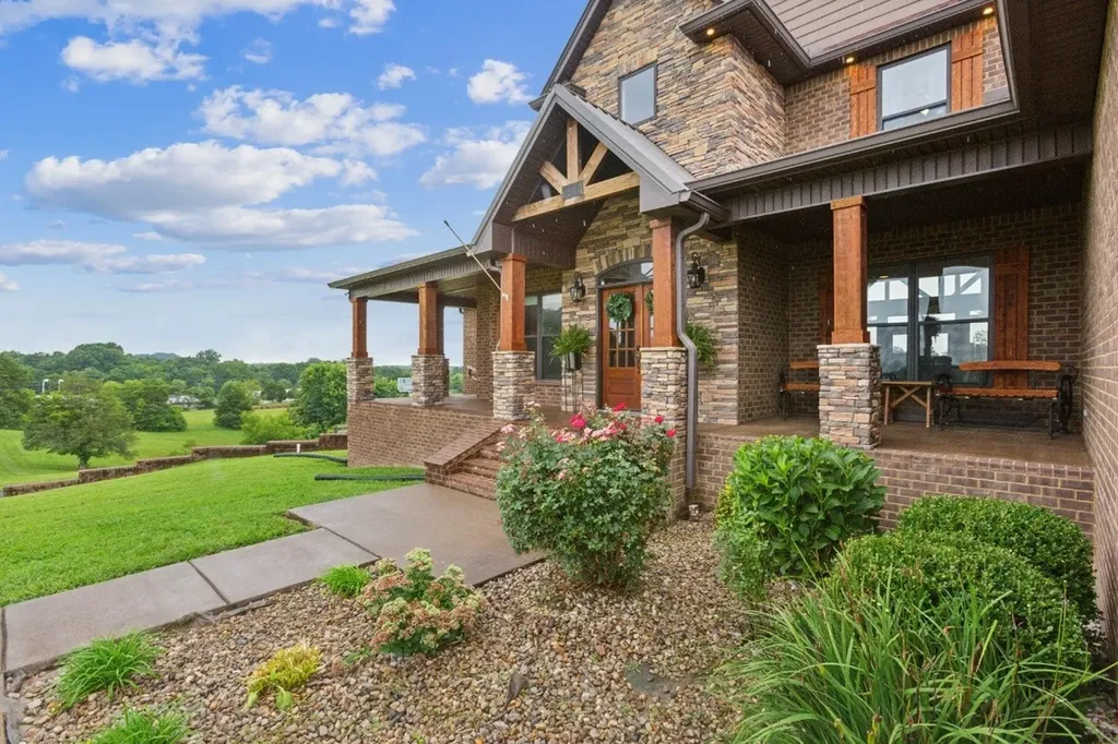 215 George Akins Road Westmoreland TN 37186