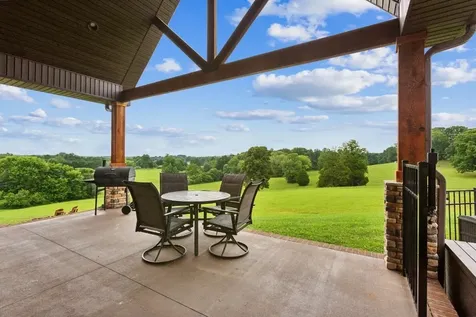 215 George Akins Road Westmoreland TN 37186