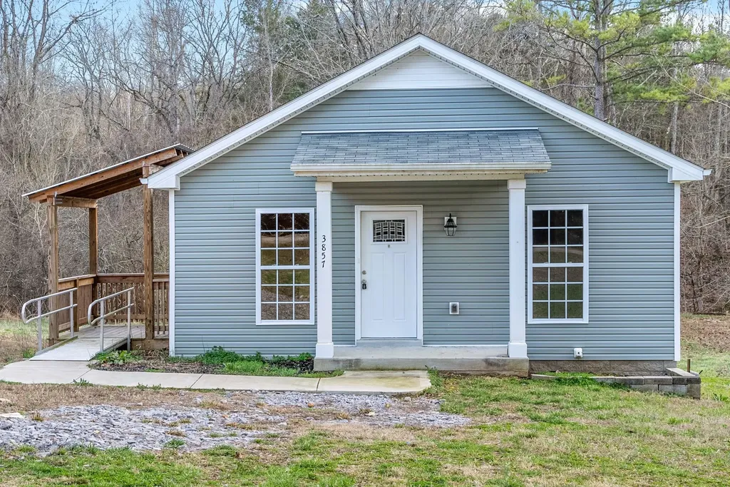 3857 Budds Creek Road Palmyra TN 37142
