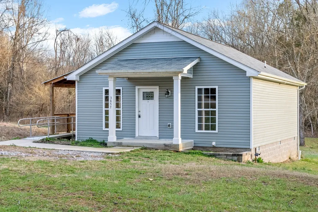 3857 Budds Creek Road Palmyra TN 37142