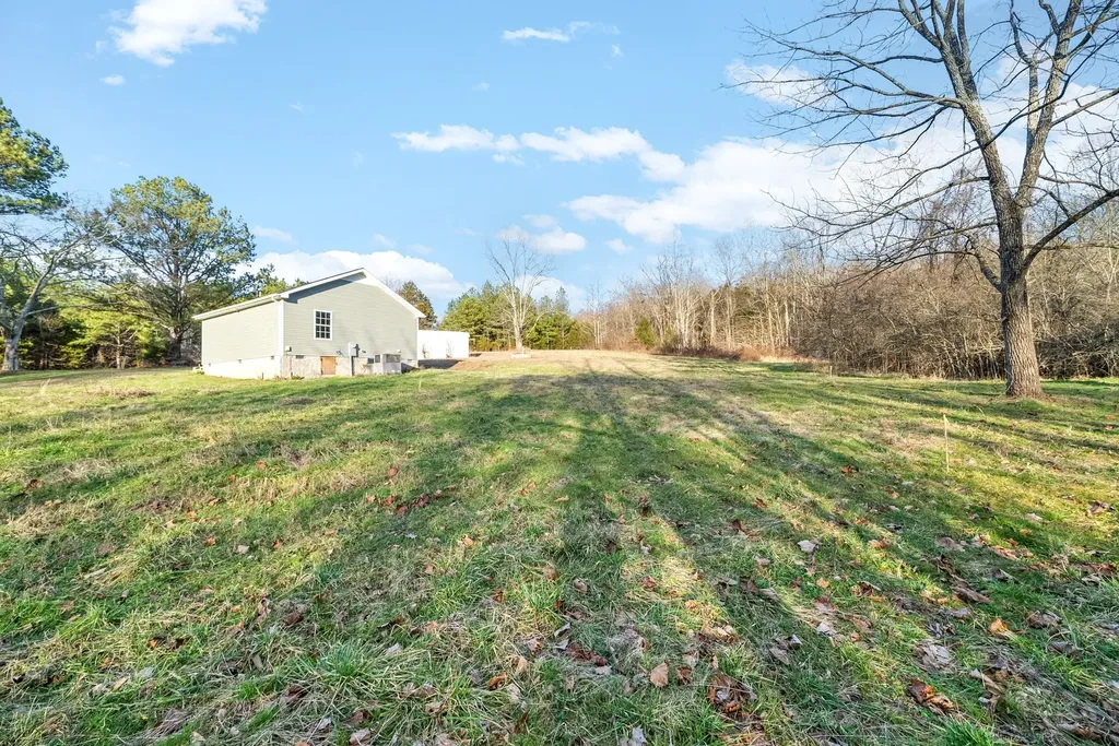 3857 Budds Creek Road Palmyra TN 37142