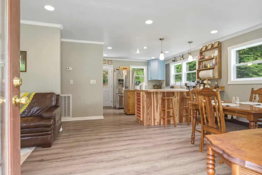 1784 Hurricane Creek Road Woodbury TN 37190