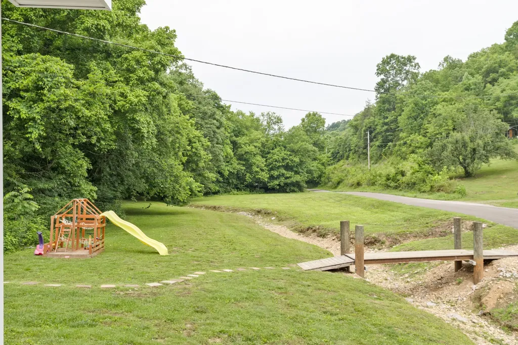 1784 Hurricane Creek Road Woodbury TN 37190