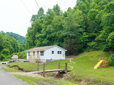 1784 Hurricane Creek Road Woodbury TN 37190