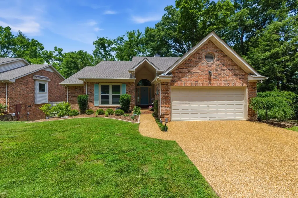 105 Stoneway Close Nashville TN 37209