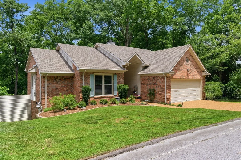 105 Stoneway Close Nashville TN 37209