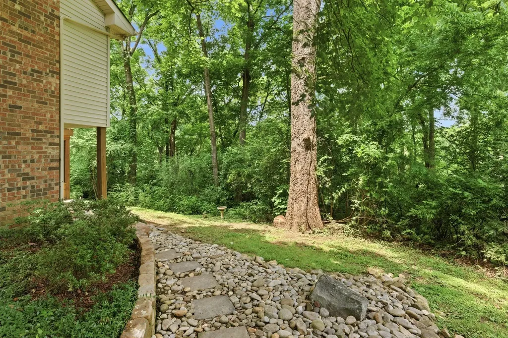 105 Stoneway Close Nashville TN 37209