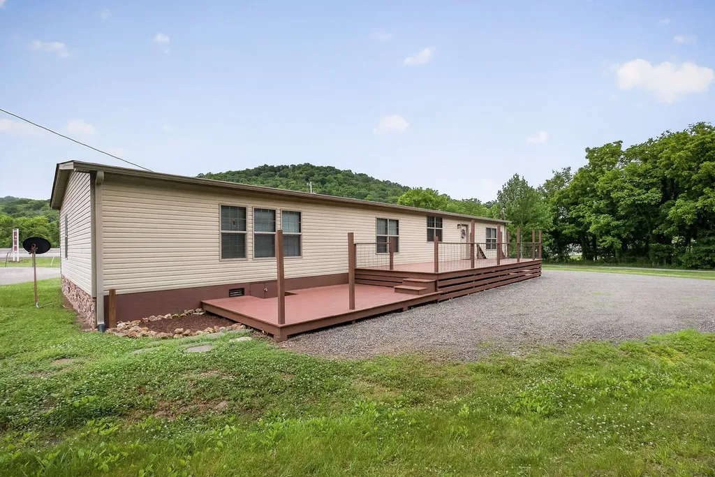 130 E Main Street Dowelltown TN 37059