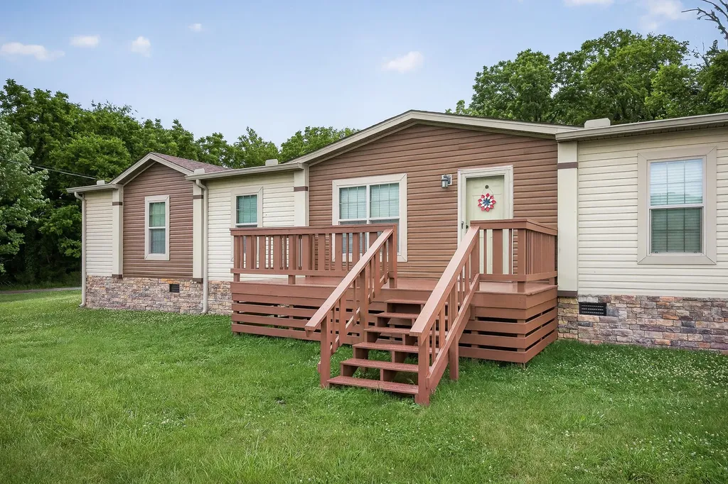 130 E Main Street Dowelltown TN 37059