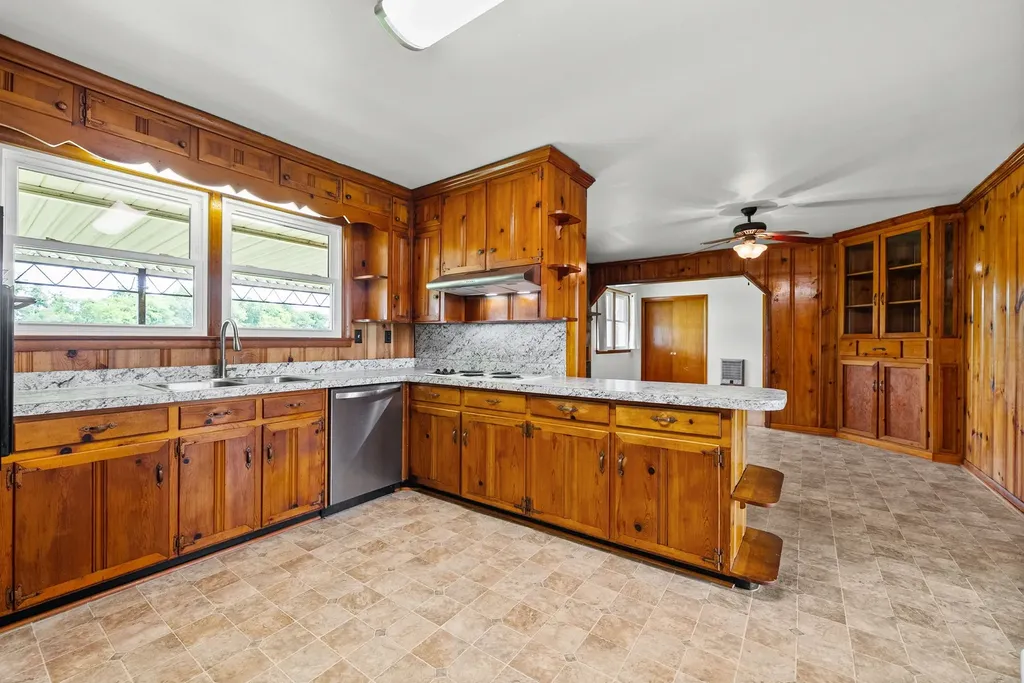 3561 Pickering Road Adams TN 37010