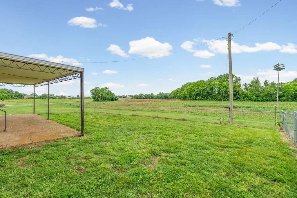 3561 Pickering Road Adams TN 37010