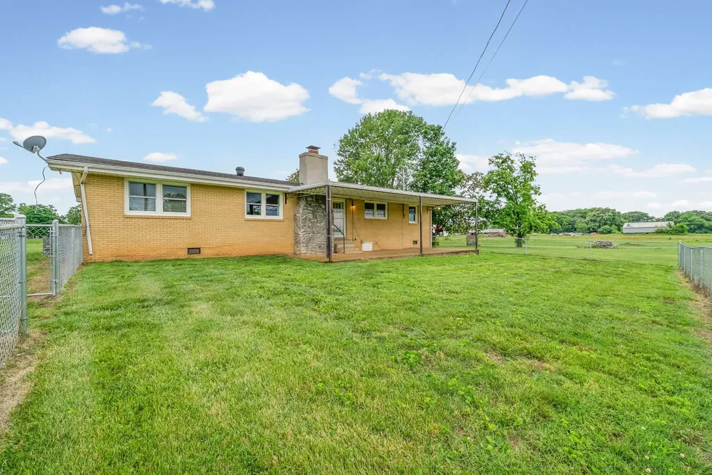 3561 Pickering Road Adams TN 37010